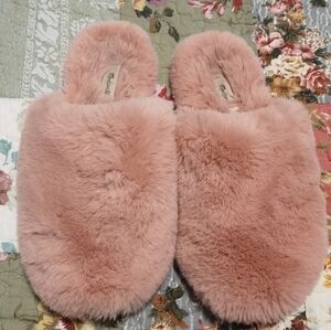 Madewell  Women's Plush Pink Slippers